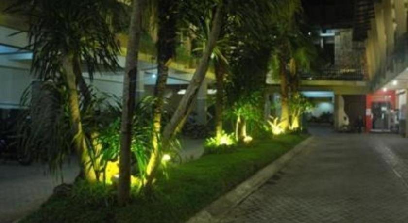 Grand Mansion Hotel Blitar Kültér fotó